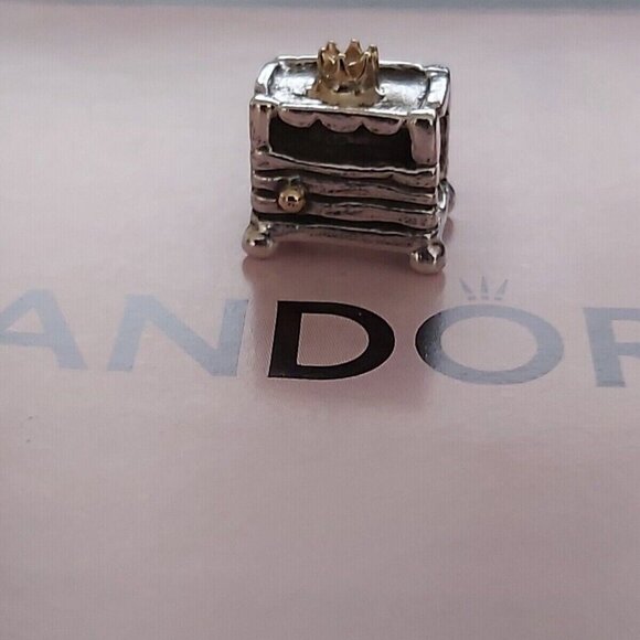 Auth Pandora *RETIRED* Sterling Silver & 14k Princess and the Pea Charm 790320 - Picture 3 of 15